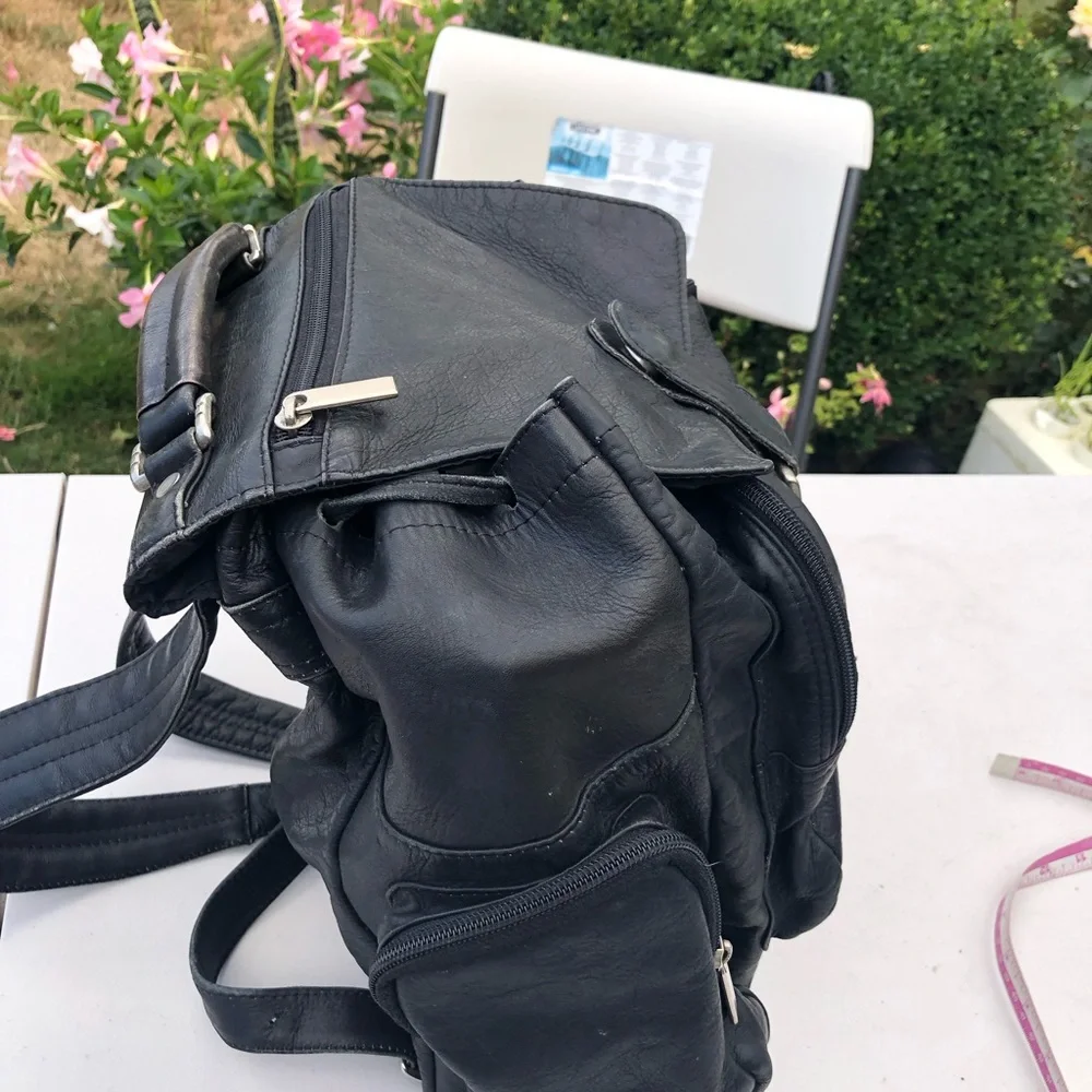 Men's genuine Black Leather To Load Backpack Classic Travel Bag